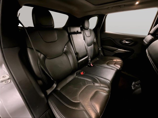 Used 2021 Jeep Cherokee Limited AWD/4WD image 27