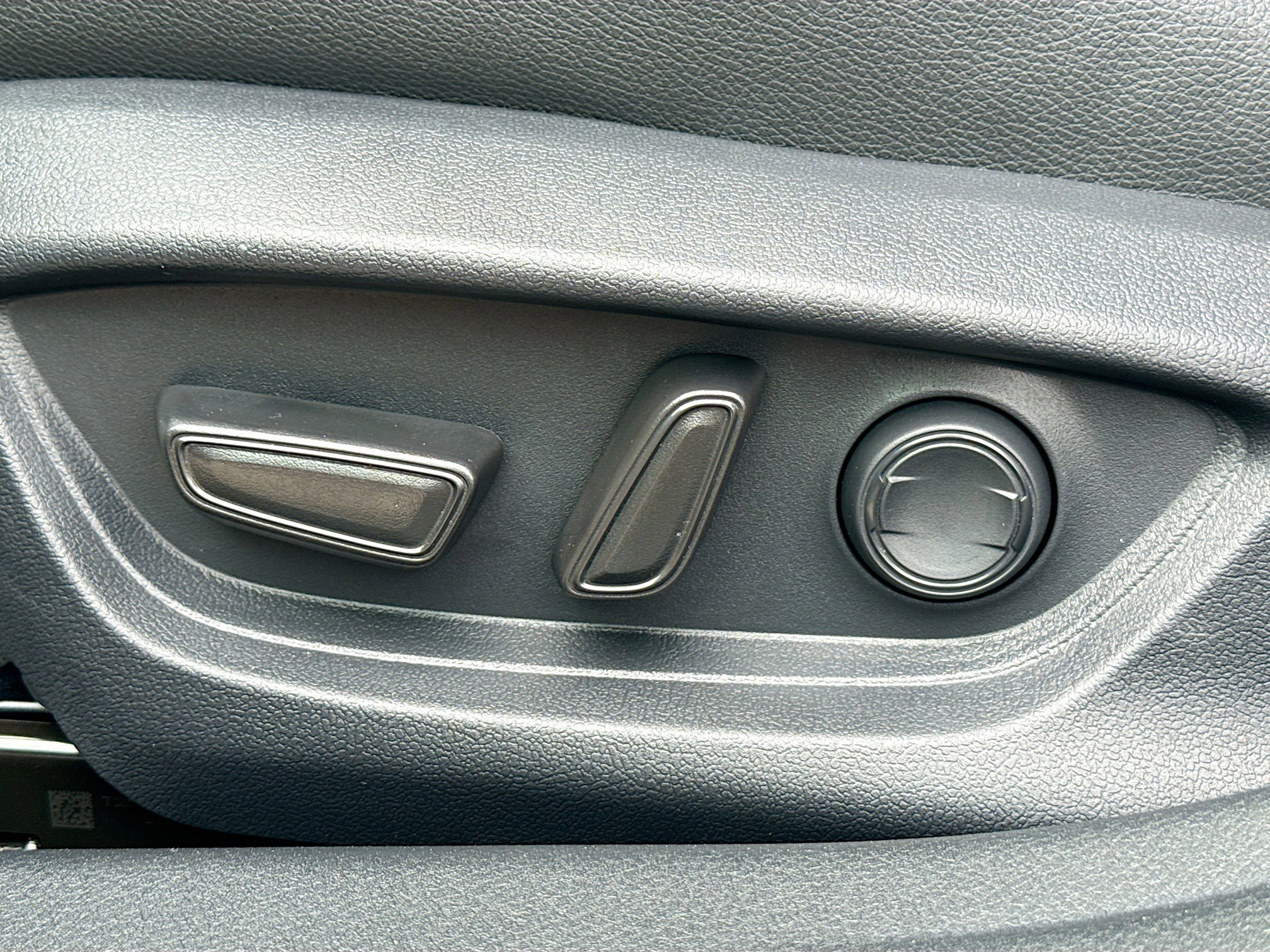 Used 2025 Toyota Camry SE image 25