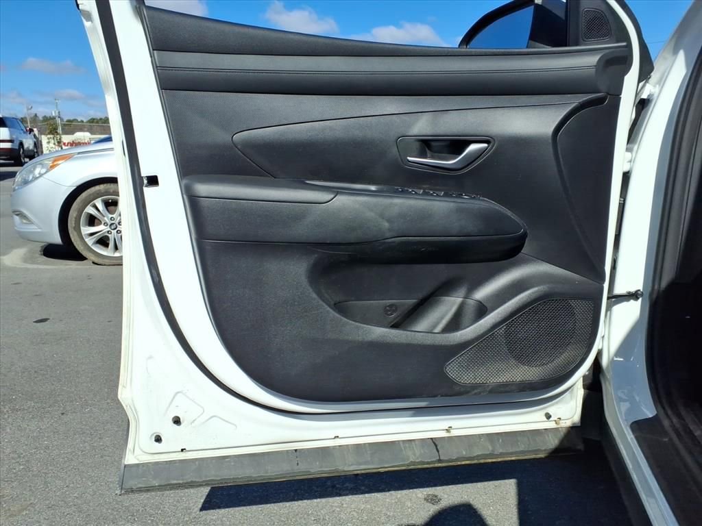 Certified 2025 Hyundai Tucson SE image 7