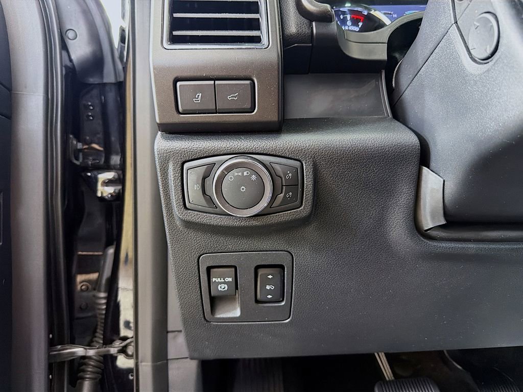 Used 2019 Ford Expedition Limited RWD image 32