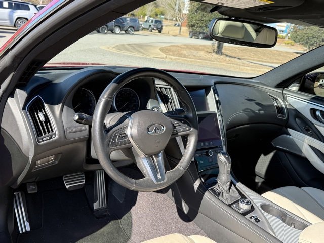 Used 2017 INFINITI Q60 Red Sport 400 image 17