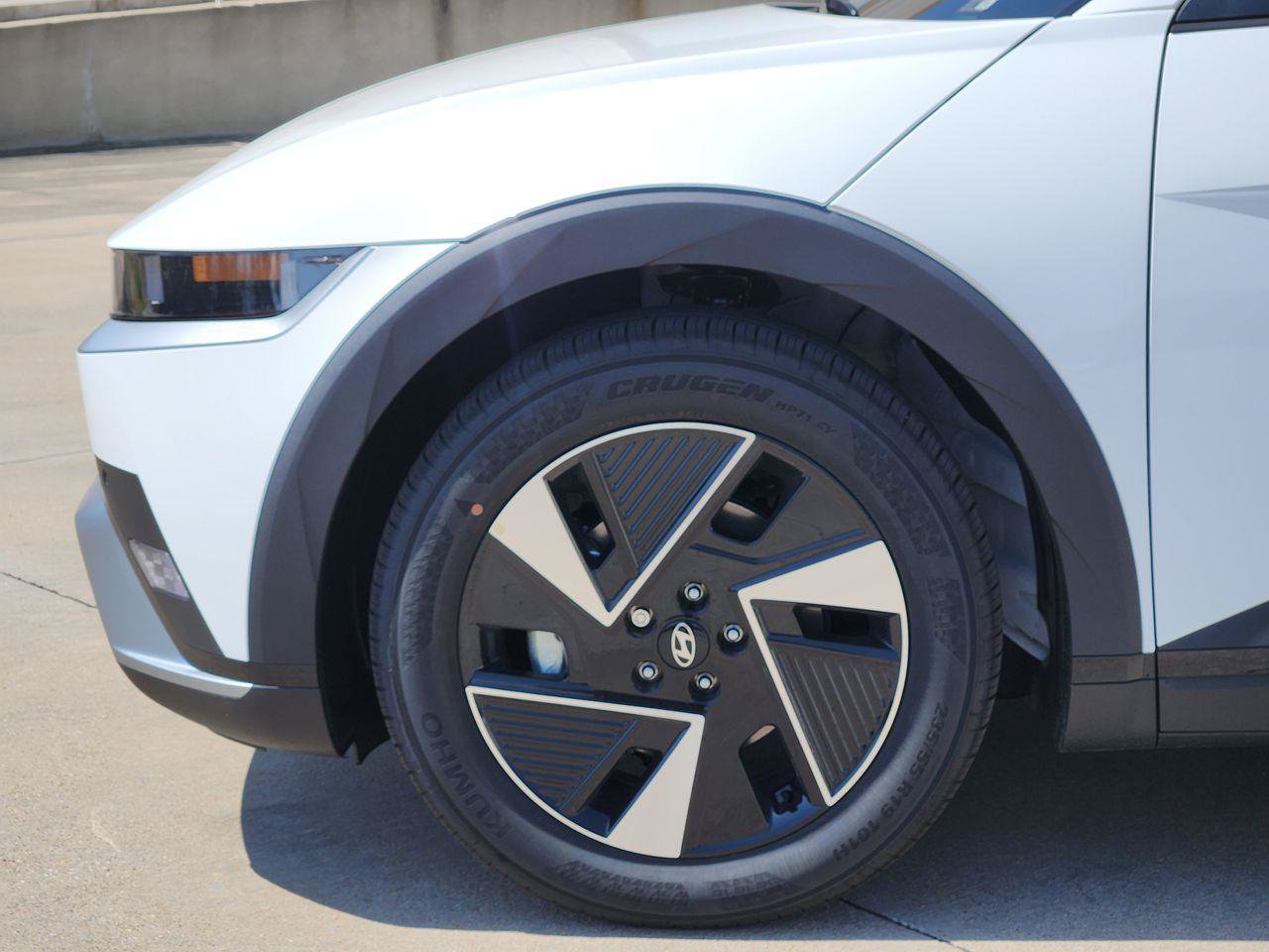 New 2027 Hyundai Ioniq 5 SE RWD image 5