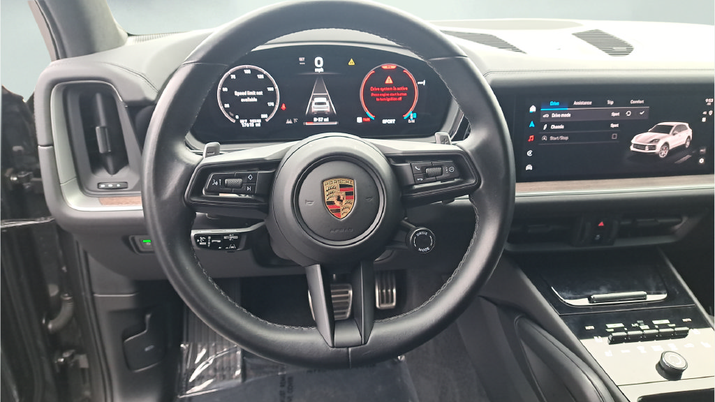 Used 2024 Porsche Cayenne S AWD/4WD image 18