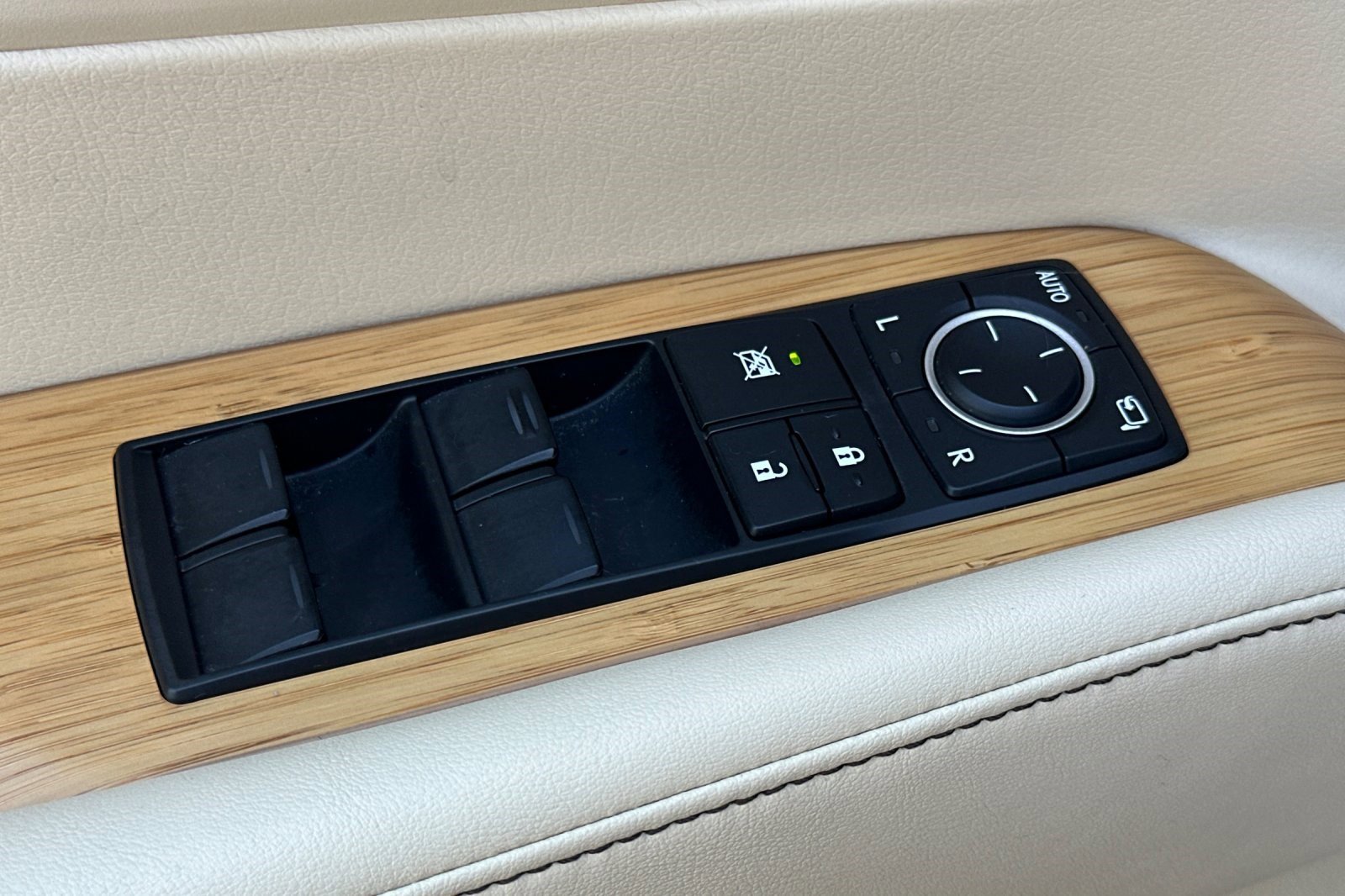 Used 2015 Lexus RX 450h FWD image 13
