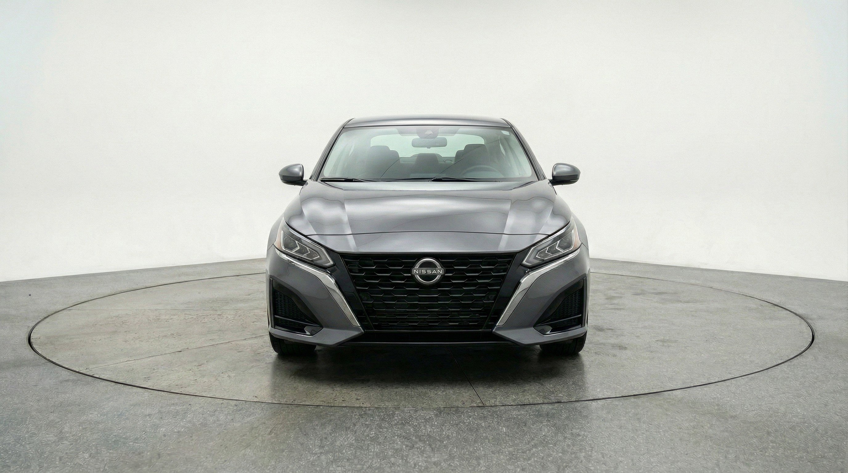 Used 2025 Nissan Altima 2.5 SV image 2