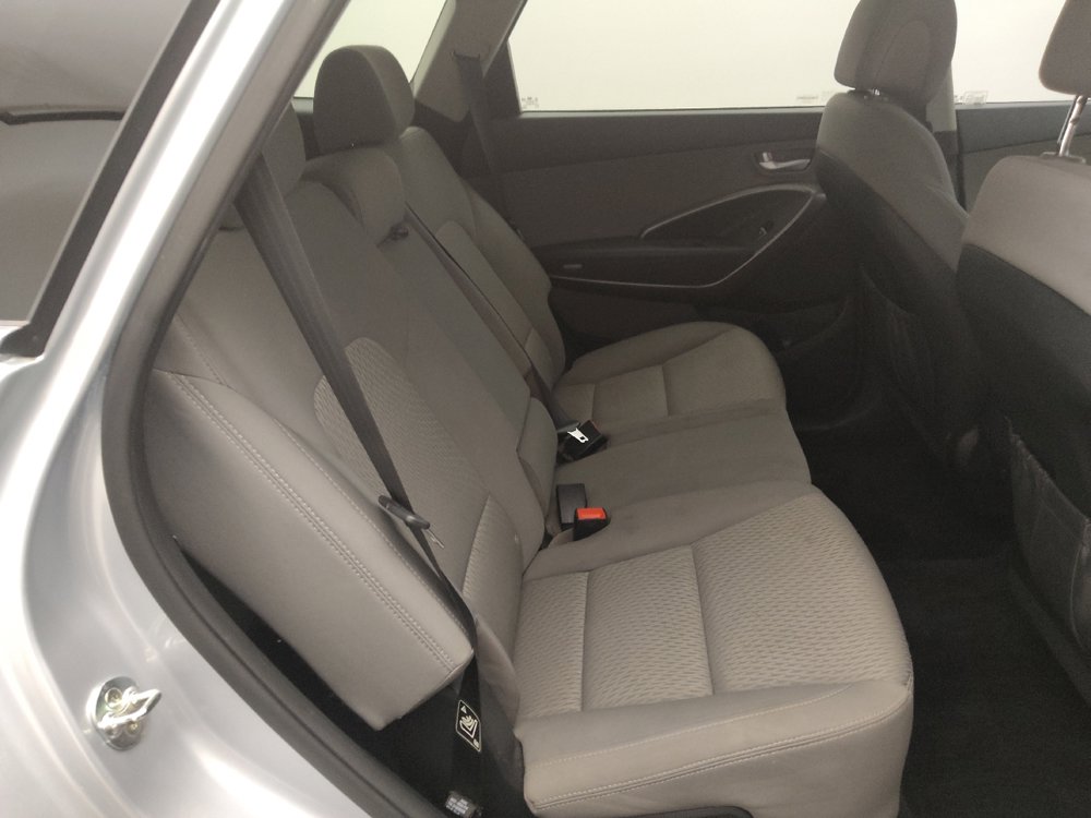 Used 2018 Hyundai Santa Fe SE image 19