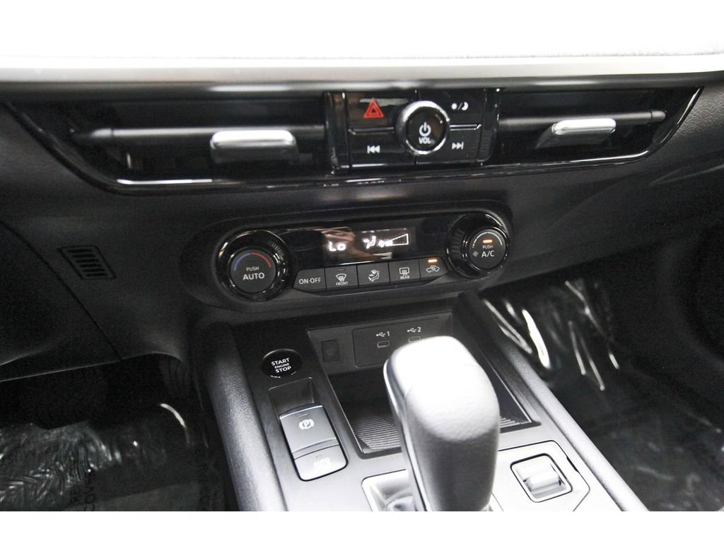 Used 2026 Nissan Kicks SV FWD image 25