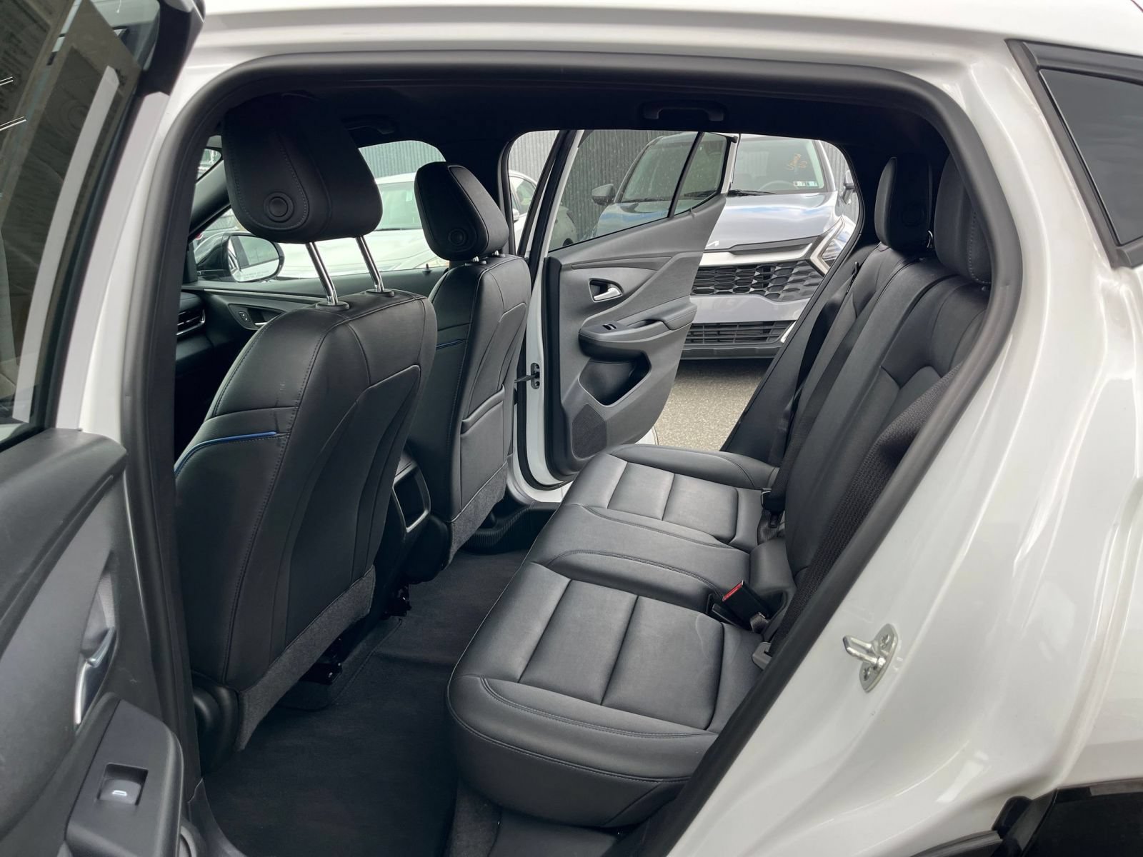 Used 2025 Buick Envista Sport Touring FWD image 25