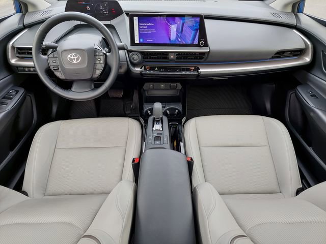 Used 2023 Toyota Prius XLE image 3