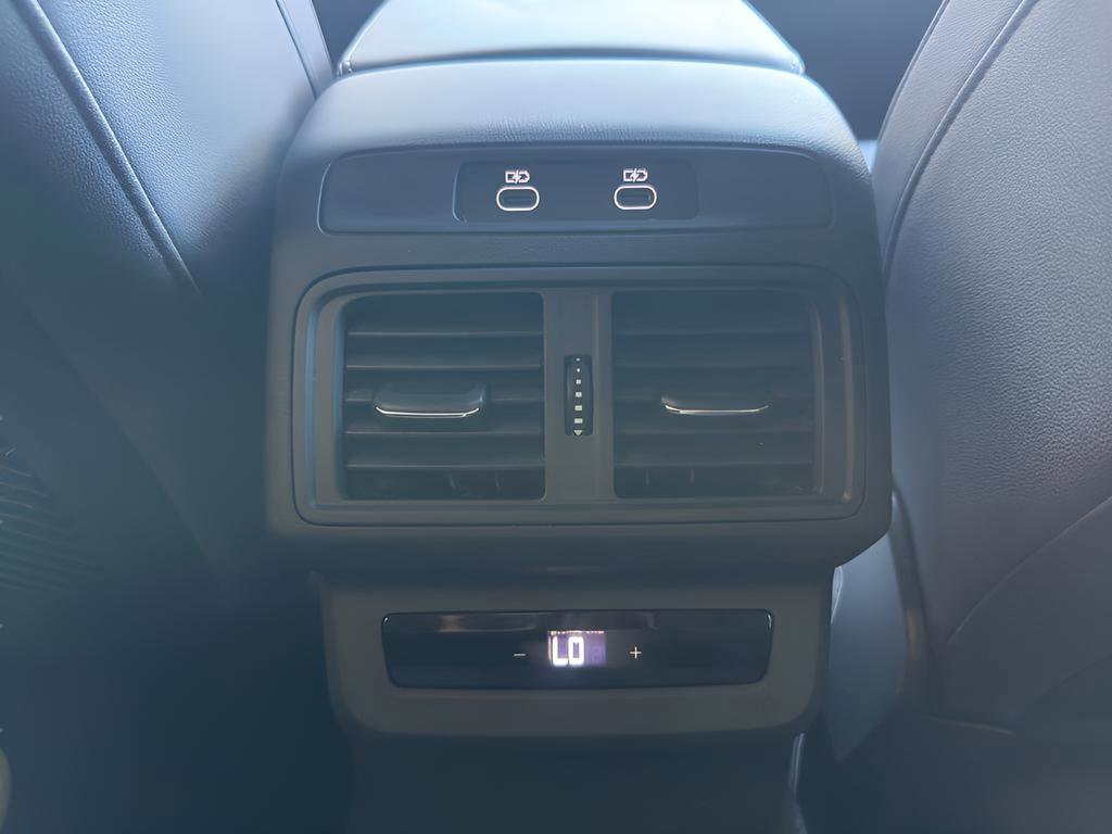 Used 2025 Audi Q5 Premium w/ Convenience Package image 37