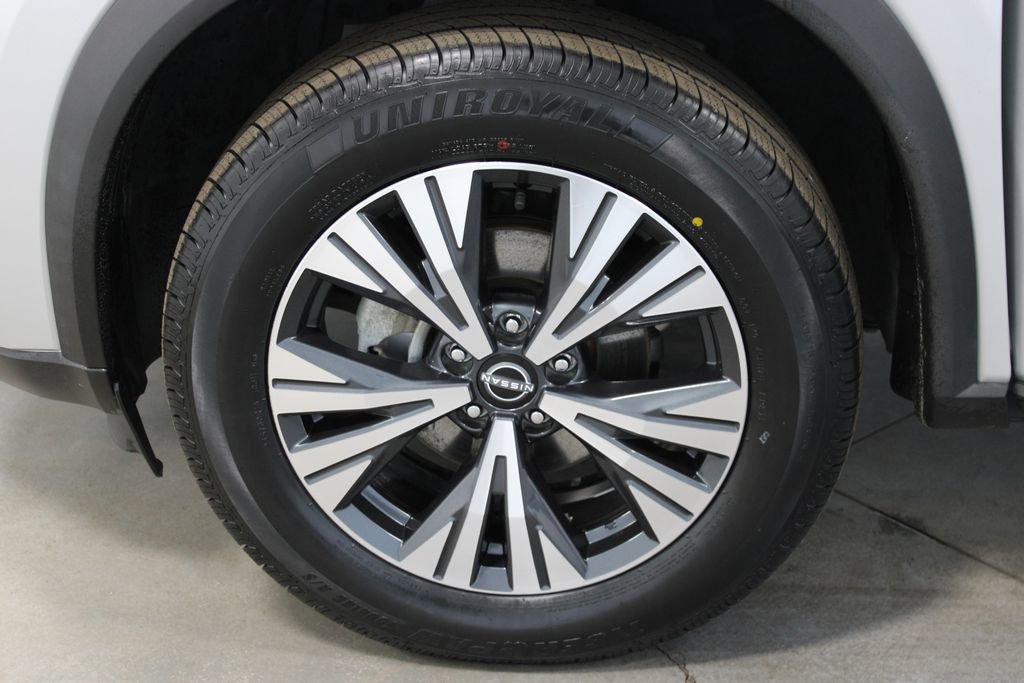 Used 2022 Nissan Rogue SV image 48