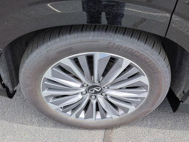 Used 2025 INFINITI QX80 Luxe AWD/4WD image 9