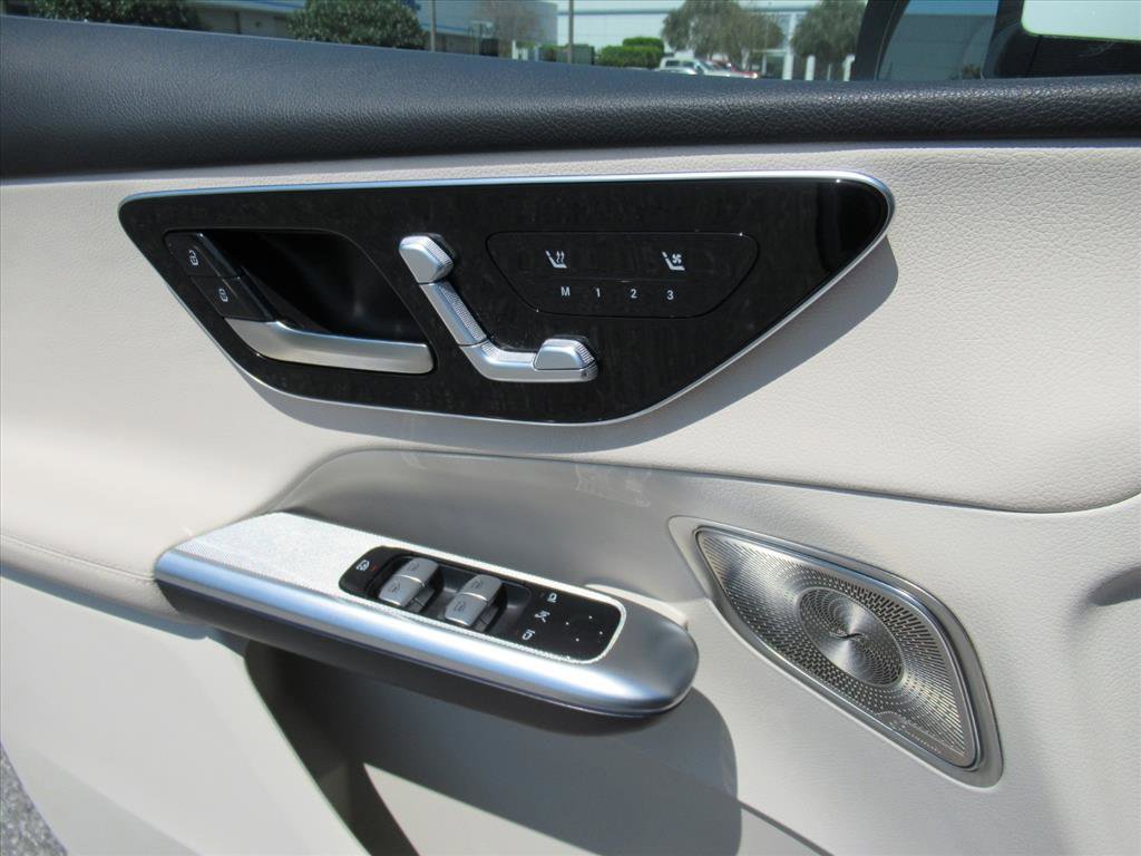 Used 2025 Mercedes-Benz GLC 300 image 19