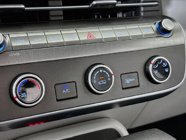 Certified 2024 Hyundai Kona SE AWD/4WD image 17