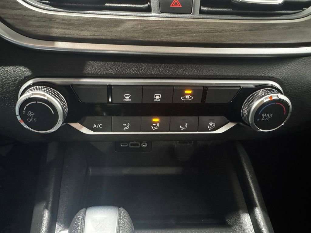 Used 2025 Nissan Altima 2.5 SV image 32