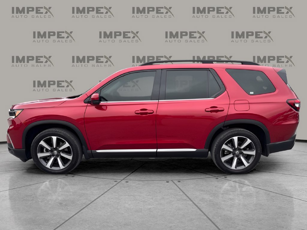 Used 2025 Honda Pilot Touring image 2