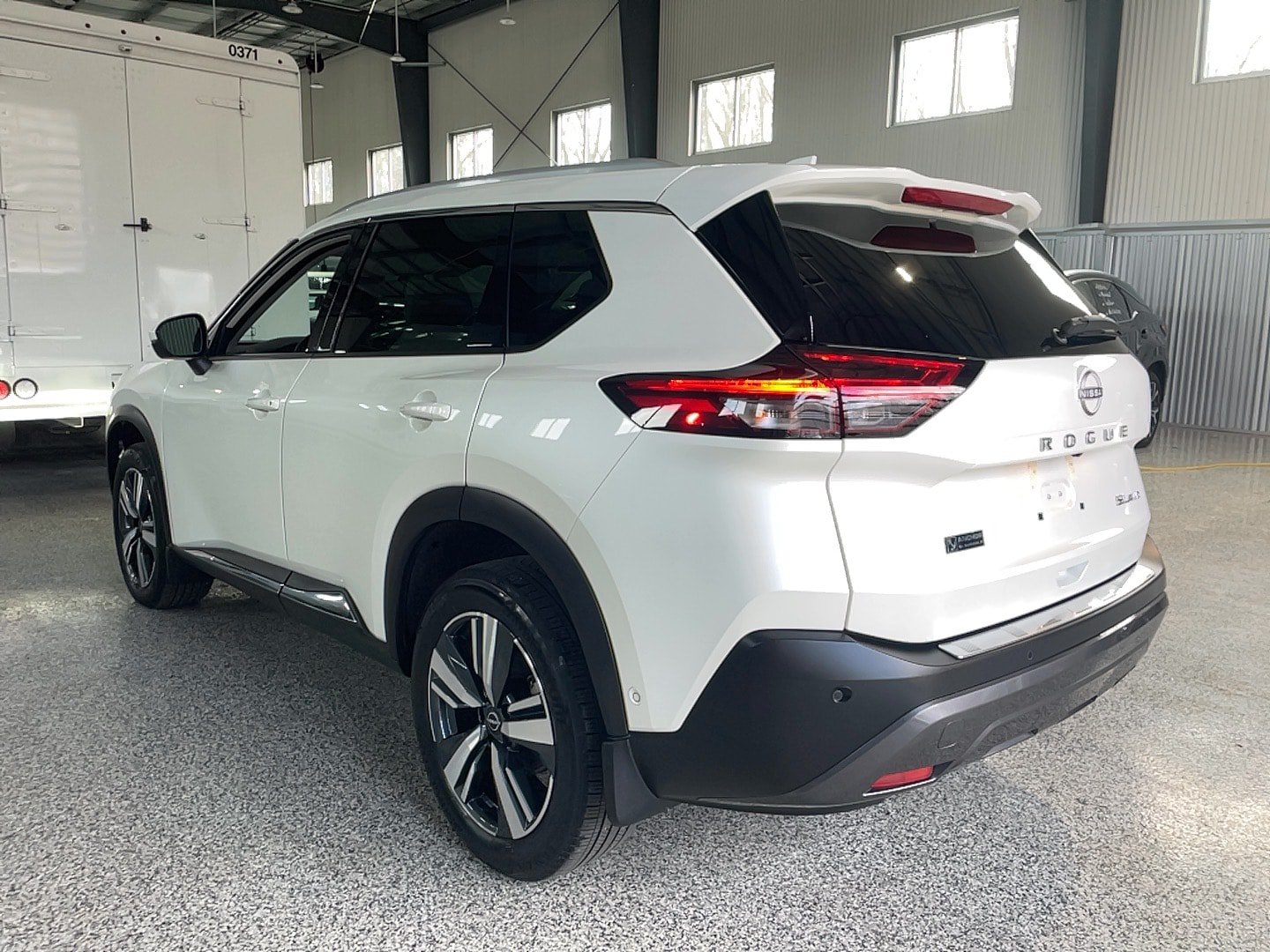 Used 2023 Nissan Rogue SL w/ SL Premium Package AWD/4WD image 16