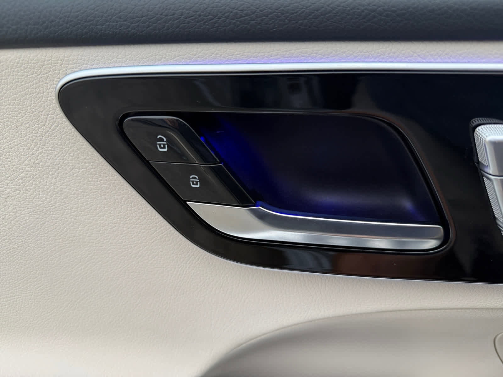 Certified 2025 Mercedes-Benz C 300 4MATIC Sedan image 22