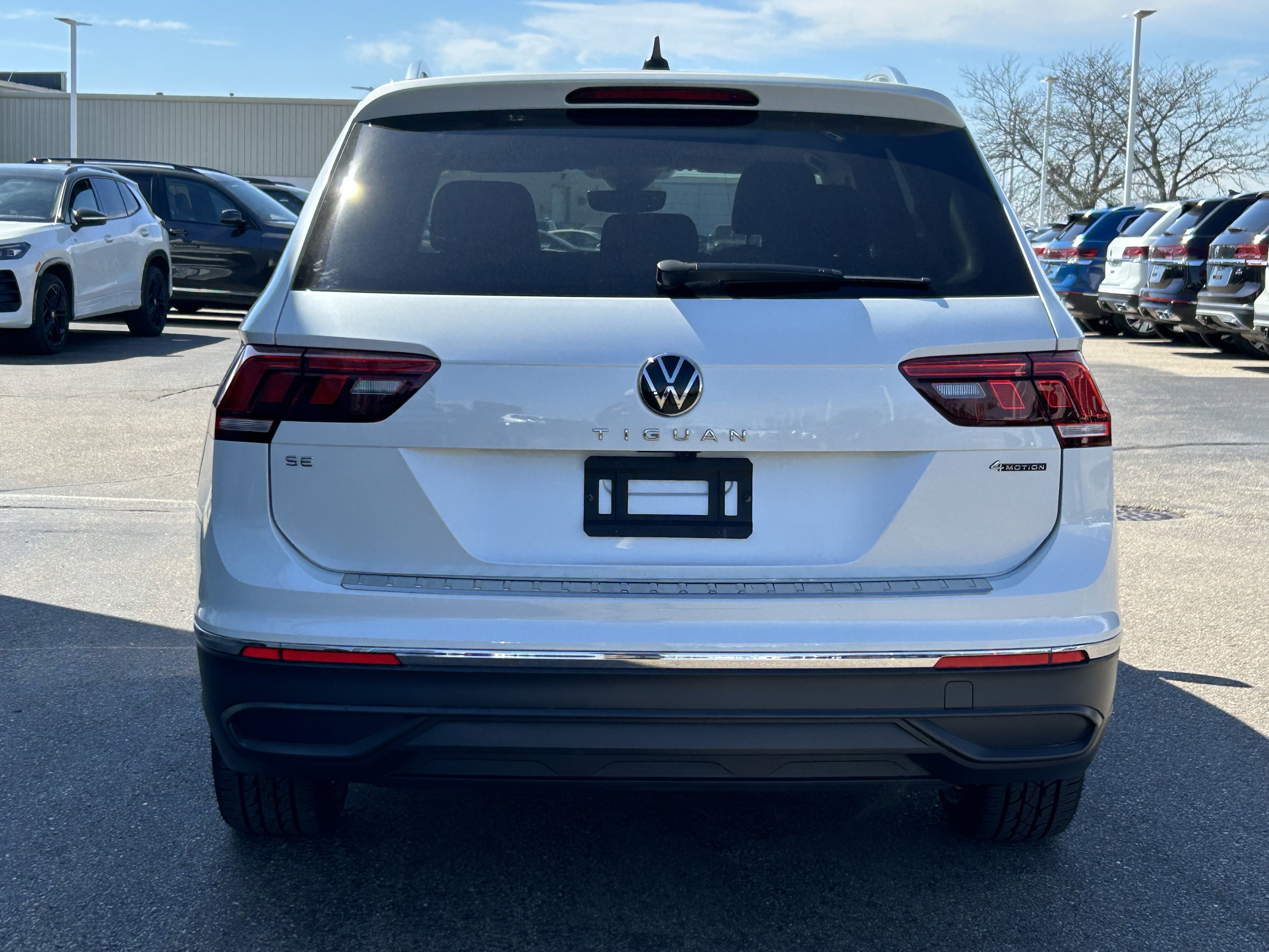 Used 2023 Volkswagen Tiguan SE image 6