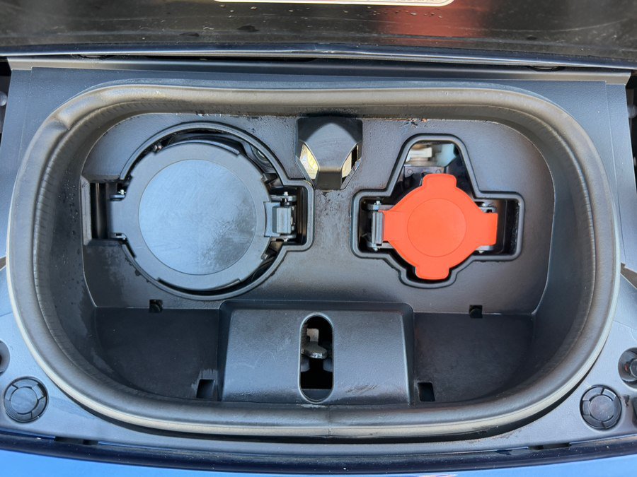 Used 2025 Nissan Leaf S FWD image 43