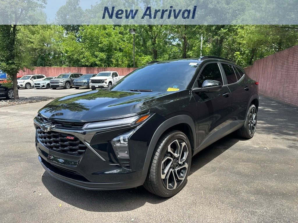 Used 2025 Chevrolet Trax RS w/ Sunroof Package