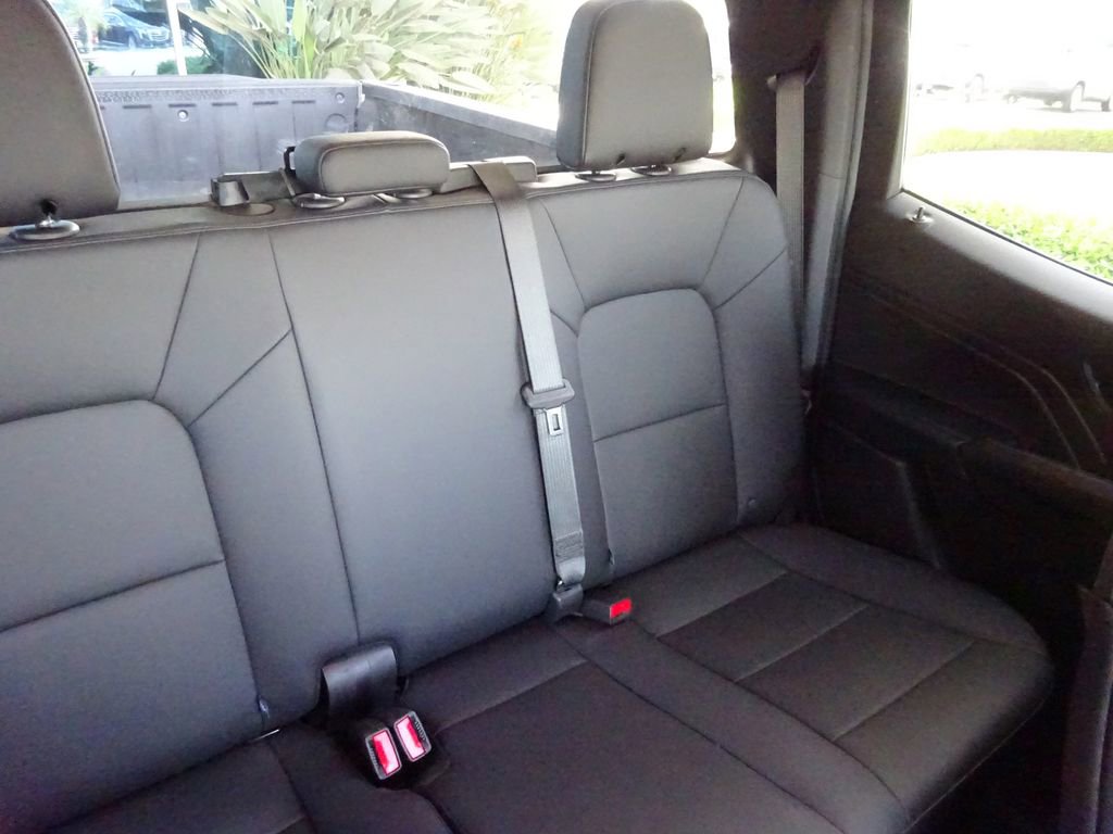 Certified 2024 Chevrolet Colorado W/T image 21