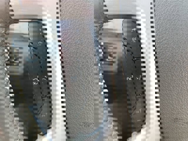 Used 2010 Chevrolet Traverse LT FWD image 12