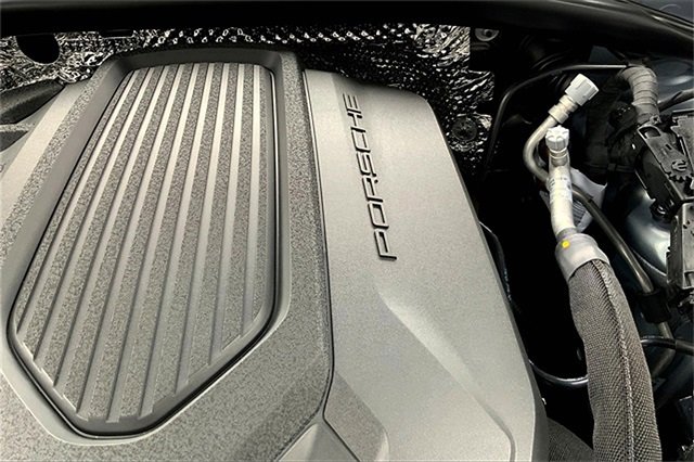New 2025 Porsche Macan image 40