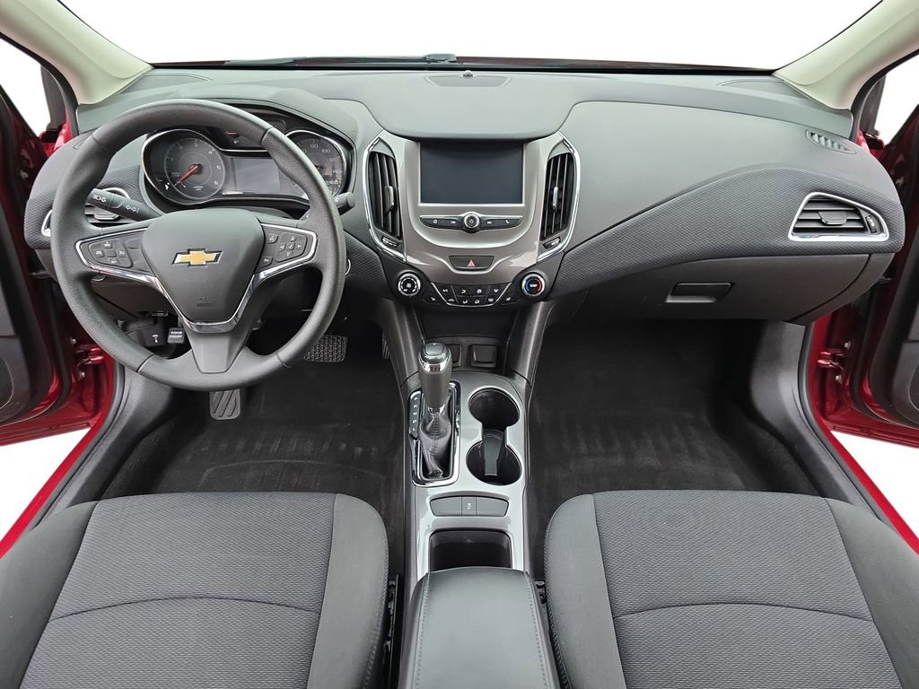 Used 2017 Chevrolet Cruze LT FWD image 10