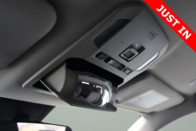 Used 2023 Toyota Highlander LE image 31