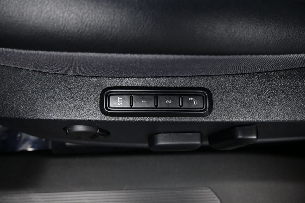 Used 2023 Volkswagen ID.4 Pro S RWD image 16