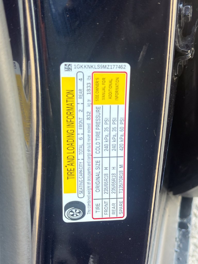 Used 2021 GMC Acadia SLE w/ Driver Convenience Package FWD image 27
