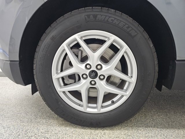 Used 2024 Ford Edge SEL w/ Convenience Package image 9