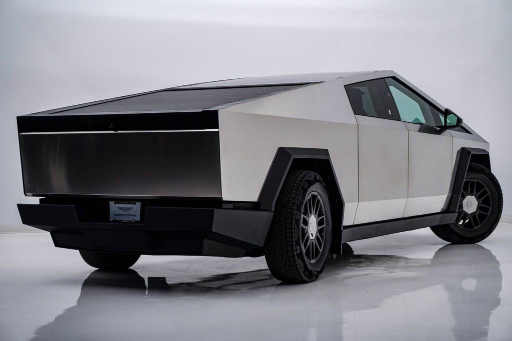Used 2024 Tesla Cybertruck AWD Crew Cab image 9