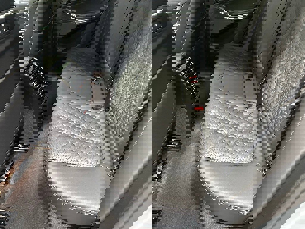 Used 2026 BMW X5 xDrive50e image 43