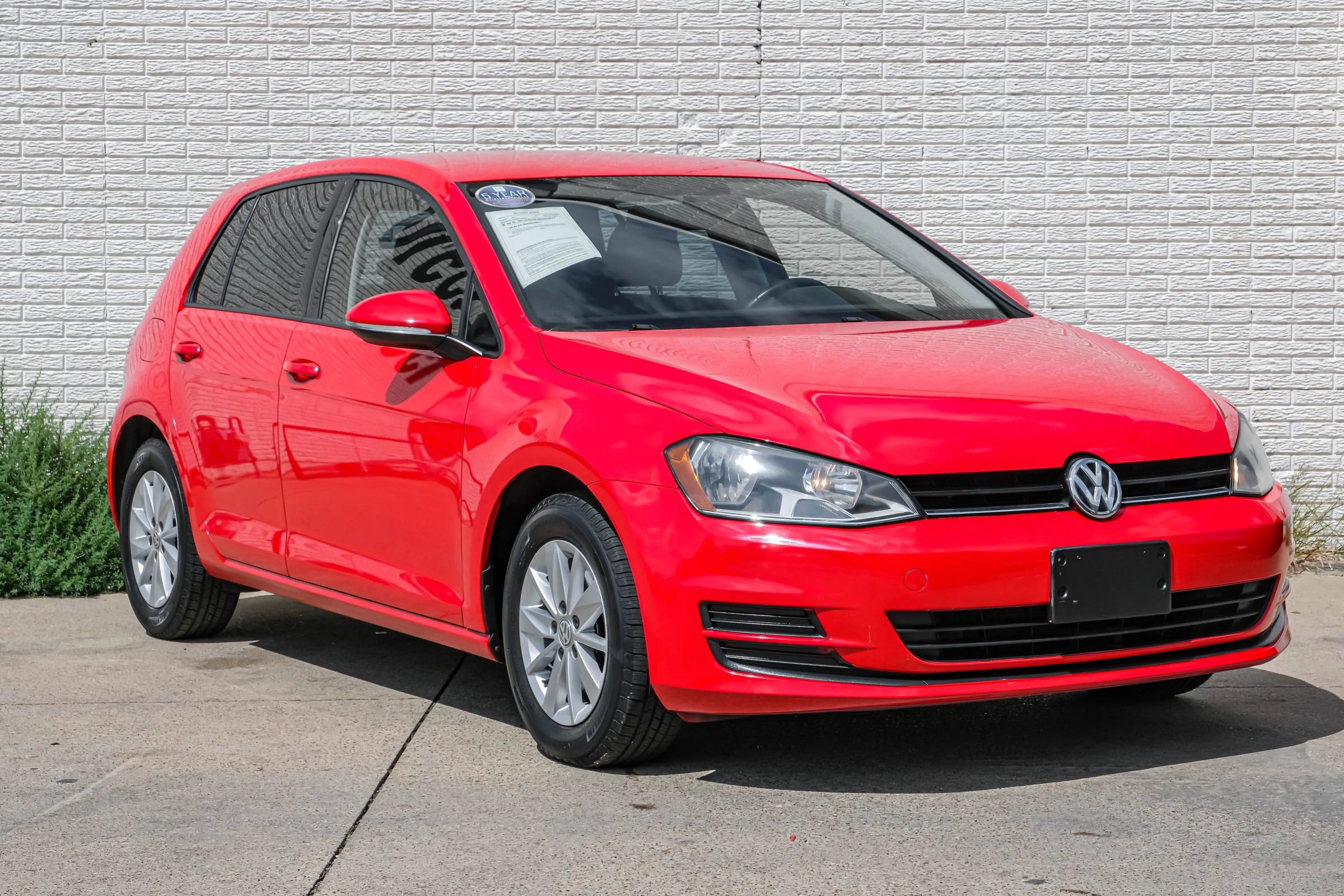 Used 2015 Volkswagen Golf SE image 5