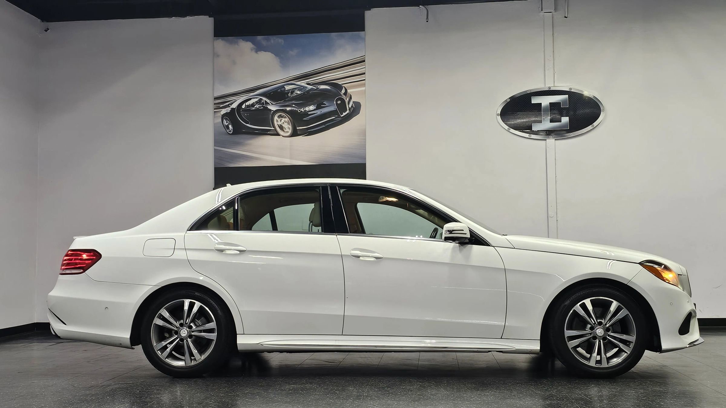 Used 2014 Mercedes-Benz E 250 BlueTEC Sedan image 23