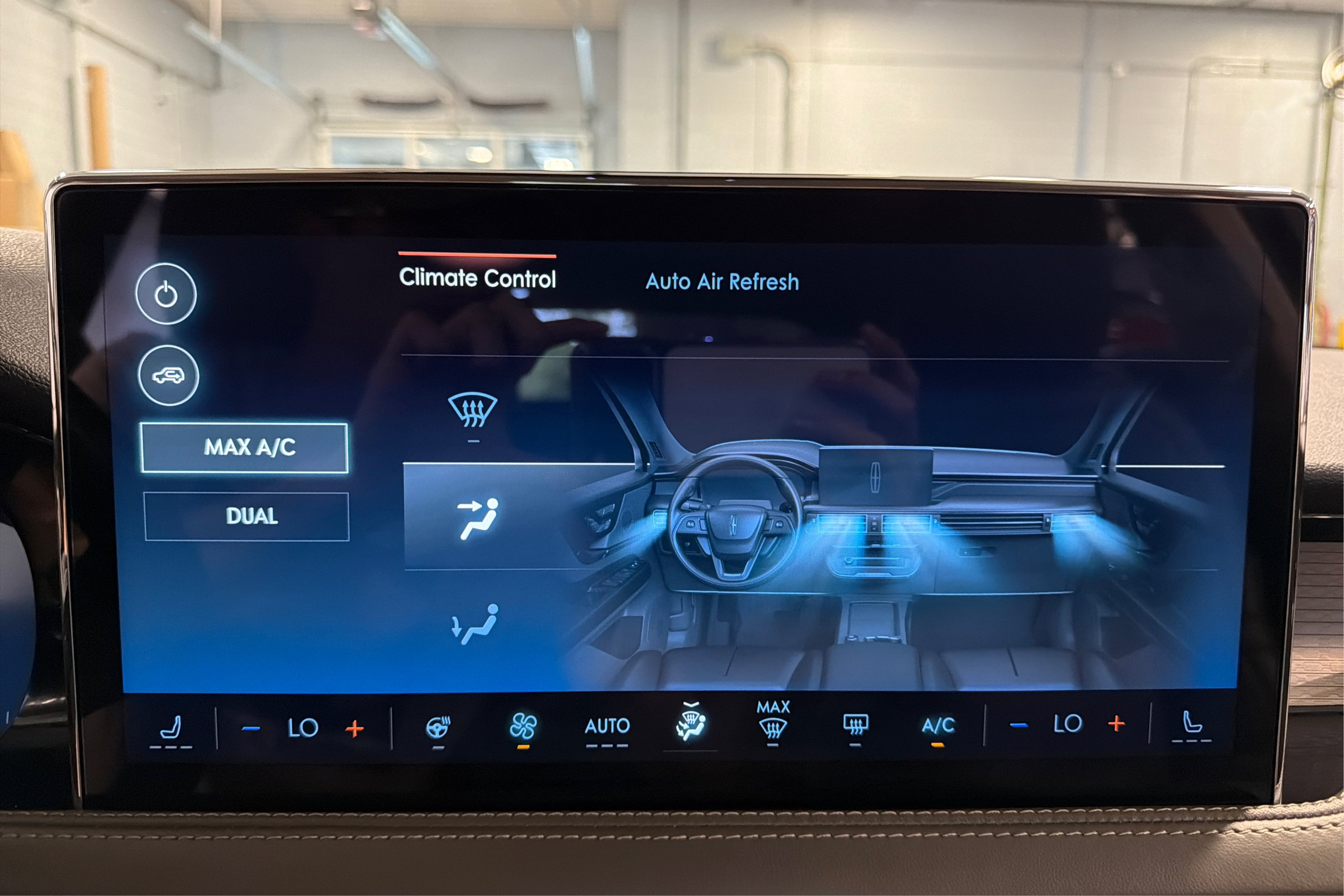 Used 2023 Lincoln Corsair Reserve w/ Equipment Group 202A AWD/4WD image 31
