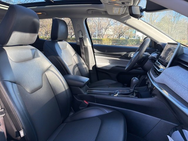 Used 2022 Jeep Compass Latitude w/ Sun and Sound Group image 22