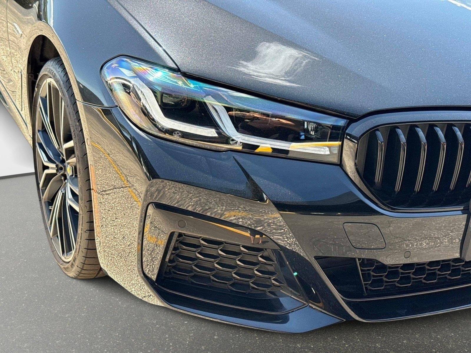 Used 2023 BMW 530e w/ M Sport Package RWD image 9