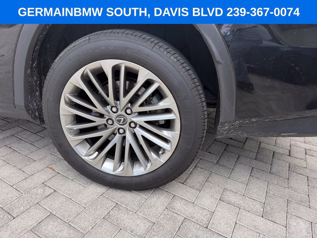 Used 2022 Lexus RX 350L Luxury w/ Accessory Package (Z1) AWD/4WD image 13