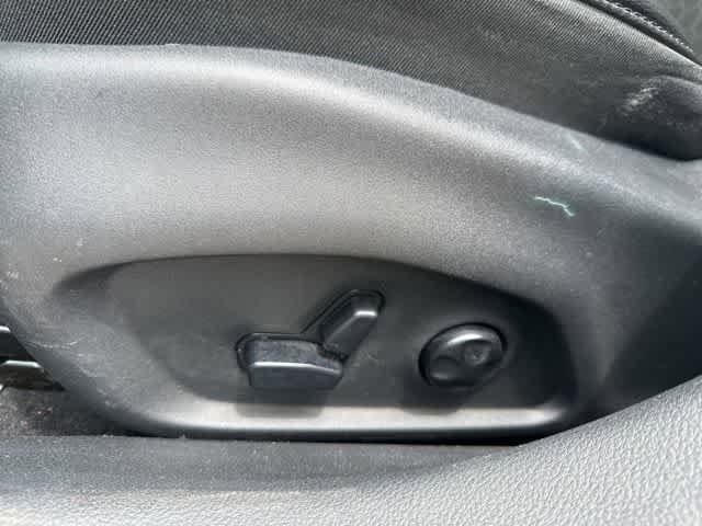 Used 2018 Jeep Compass Latitude w/ Popular Equipment Group AWD/4WD image 12