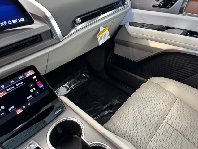 New 2026 Cadillac Vistiq Luxury image 22