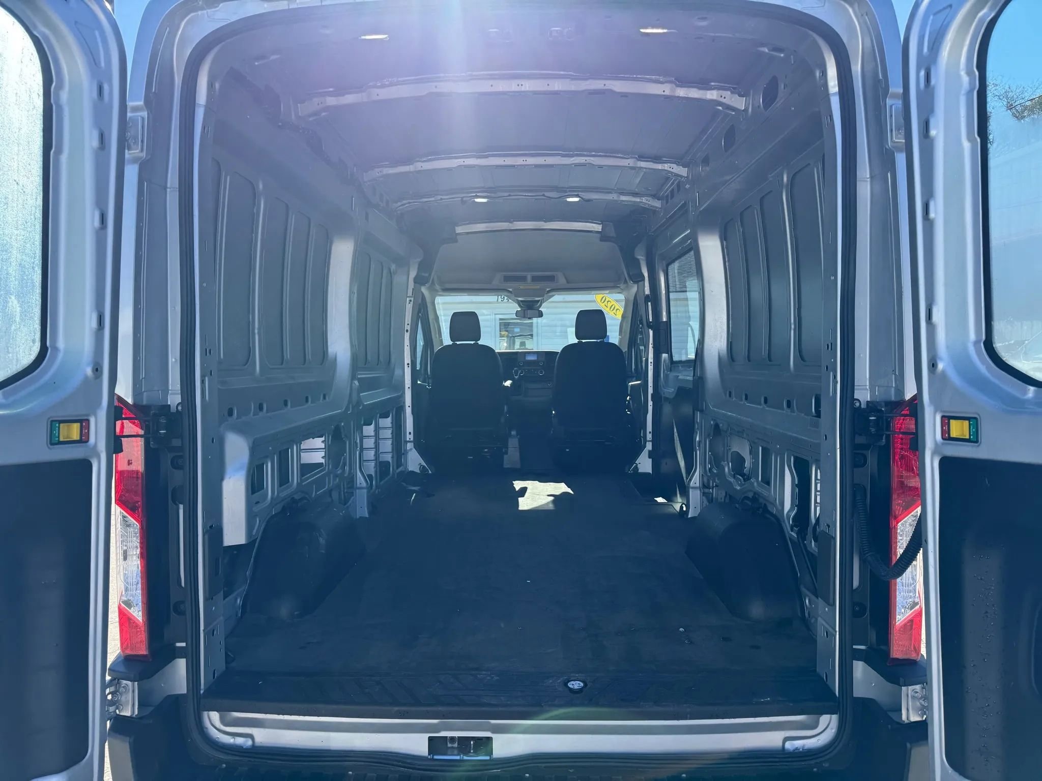 Used 2020 Ford Transit 250 Medium Roof AWD image 26