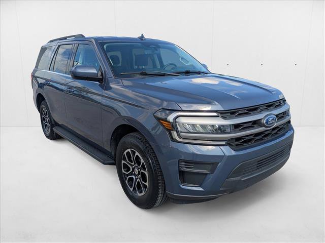 Used 2023 Ford Expedition XLT image 3