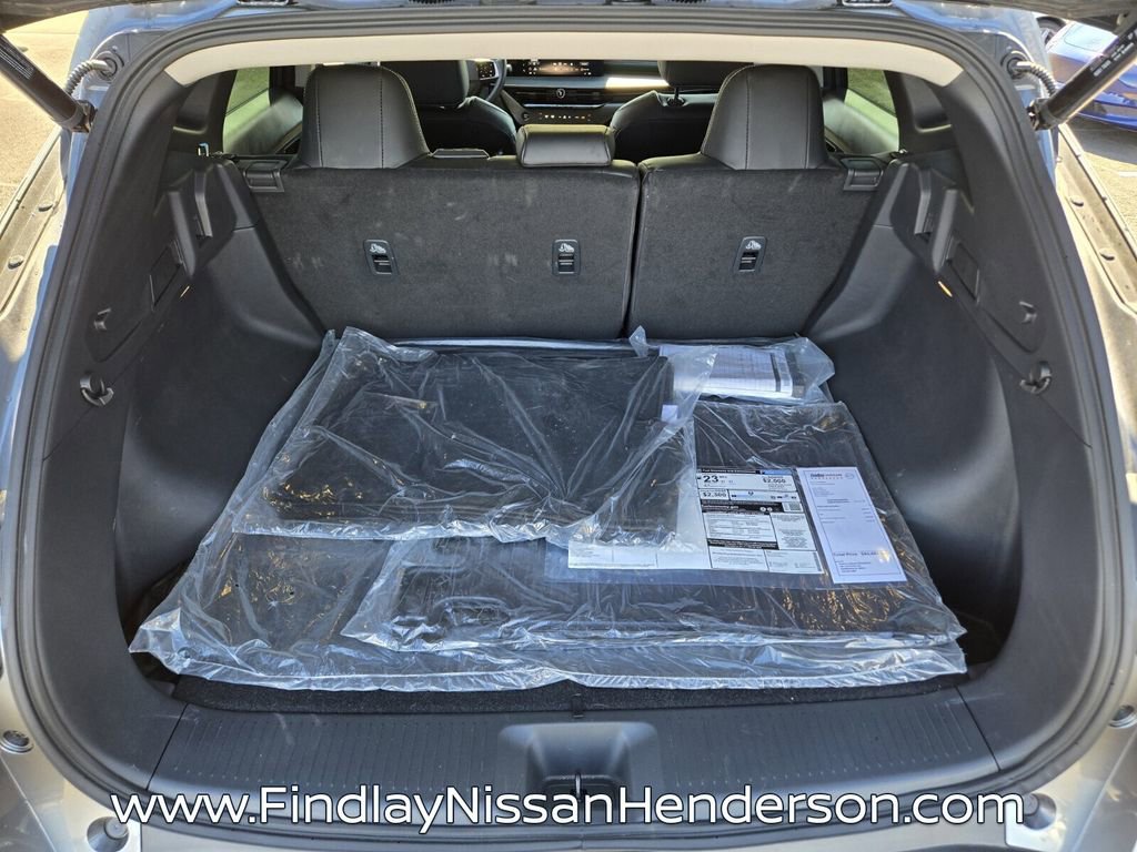 Used 2025 Nissan Murano SV FWD image 14