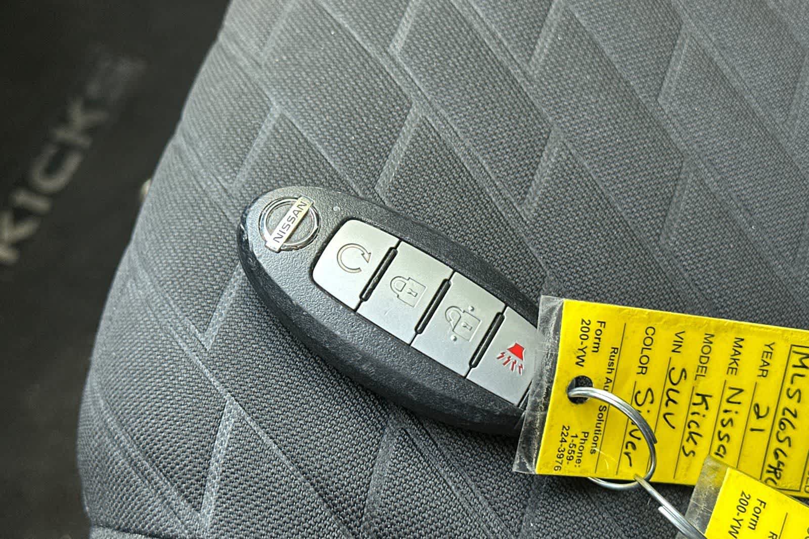 Used 2021 Nissan Kicks SR w/ Interior Electronics Package FWD image 28