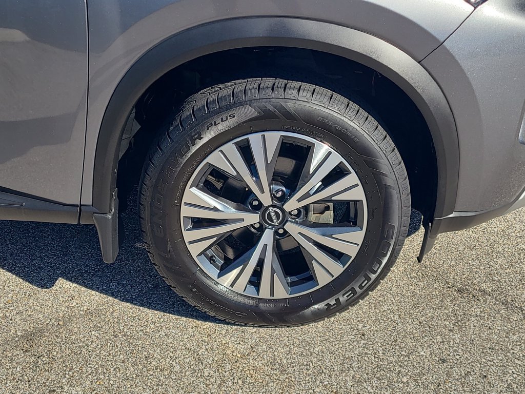 Used 2023 Nissan Rogue SV FWD image 9