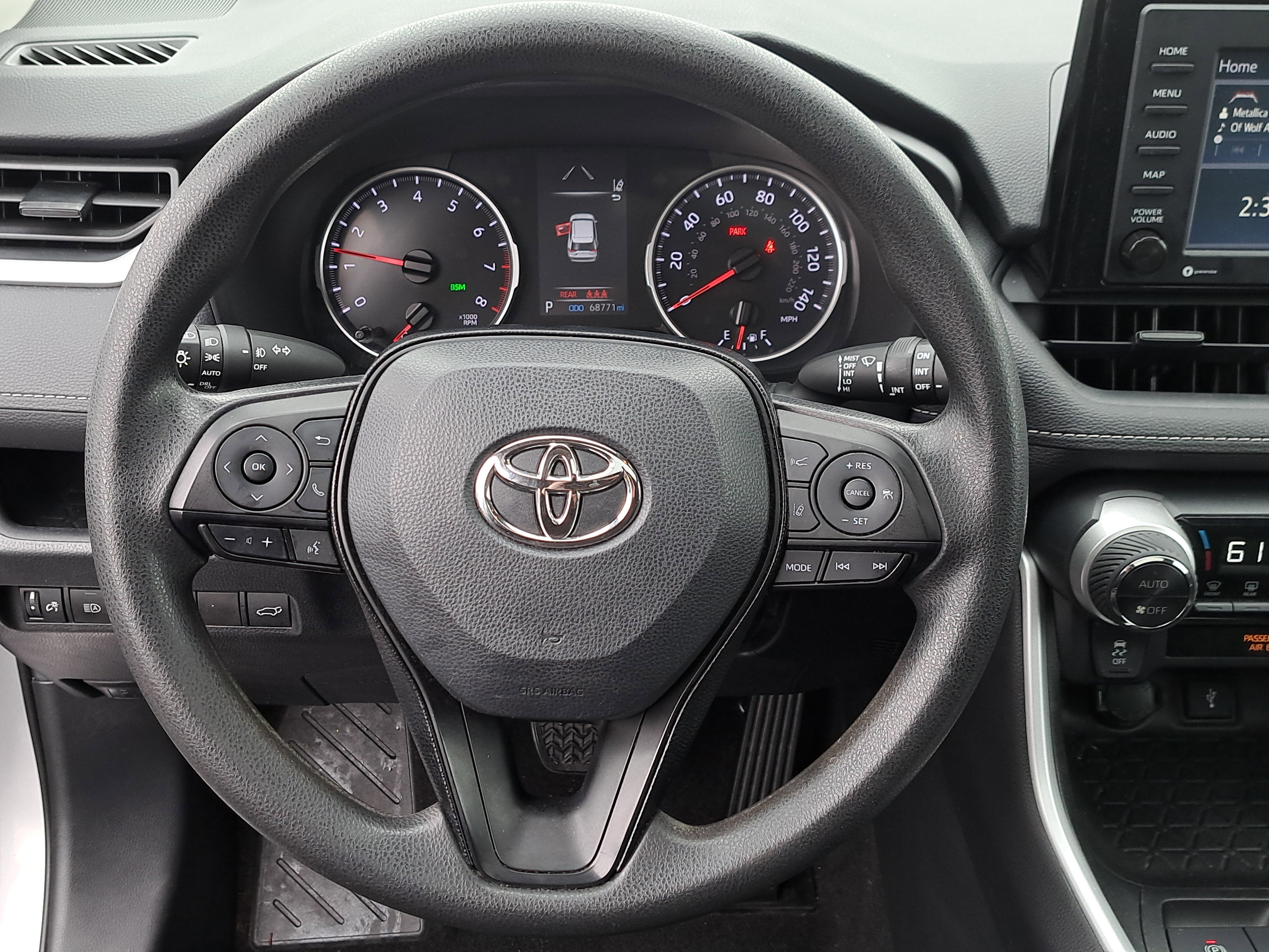 Used 2021 Toyota RAV4 XLE image 19