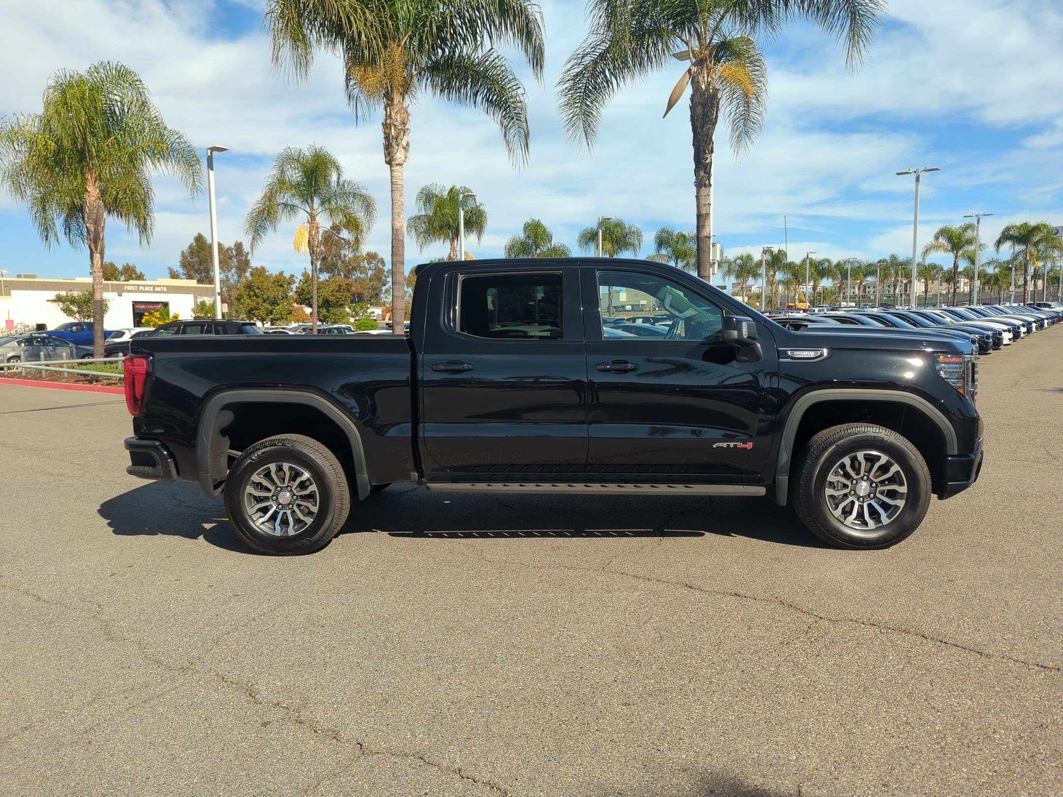 Used 2022 GMC Sierra 1500 AT4 w/ AT4 Premium Package image 11